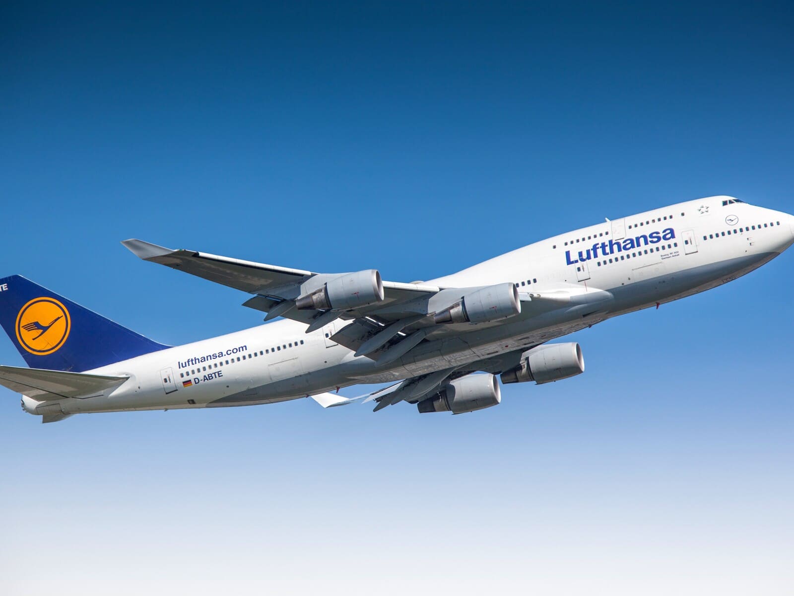 LEADER DEL FUTUROVIA WEB 
Plasmare il futuro del trasporto aereo in Italia: incontro con Carsten Spohr
Incontro in sinergia con la community TEHA Club*