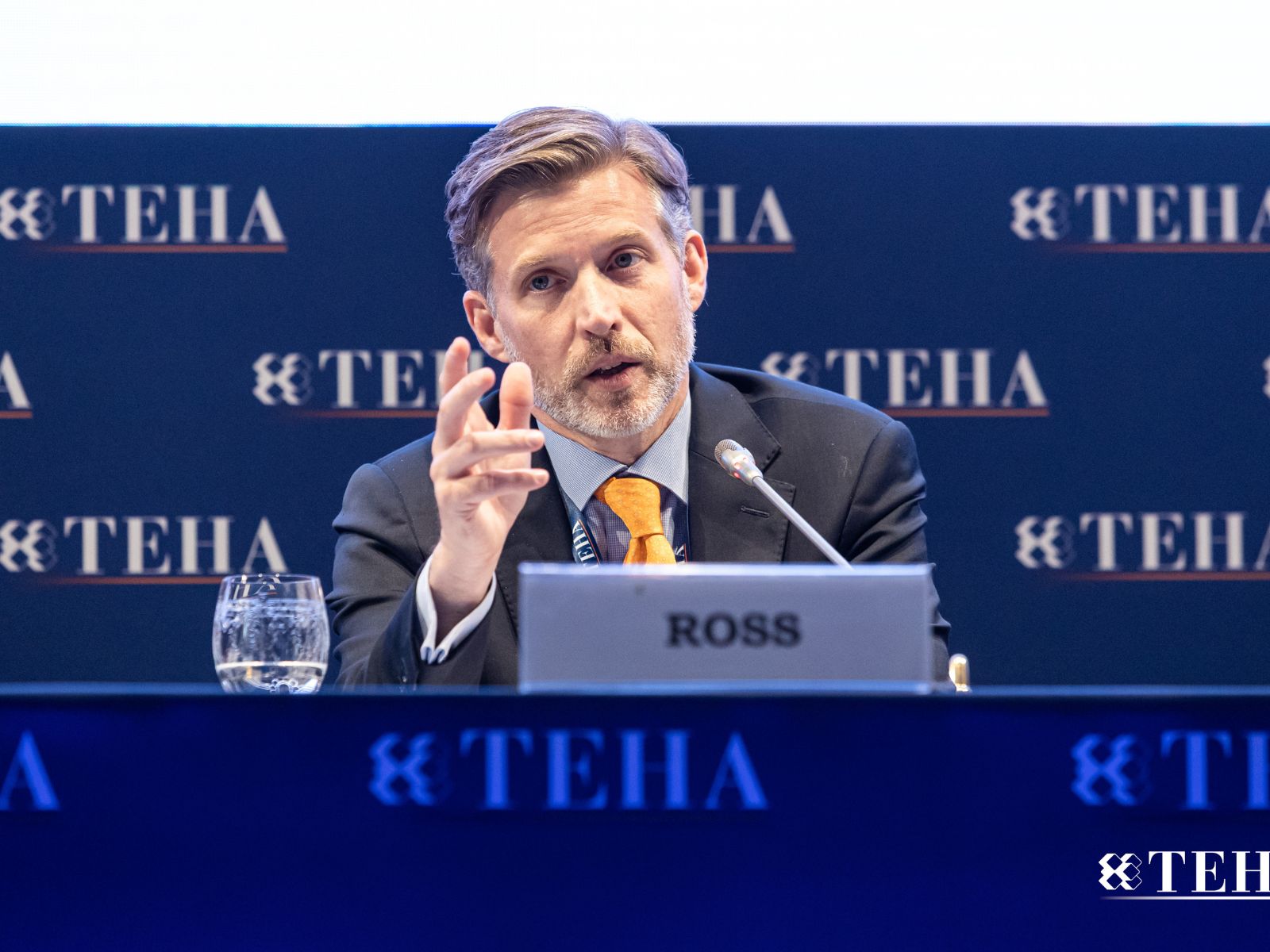 AMBROSETTI CLUBPHYGITAL MEETING 
Riprendersi il futuro, quali leve per rafforzare il posizionamento del Paese nello scenario globale